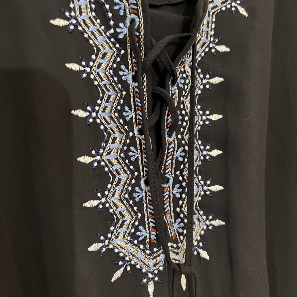 White House Black Market Black Embroidered Romper • MED/ 8-10 EXCELLENT - Picture 10 of 11
